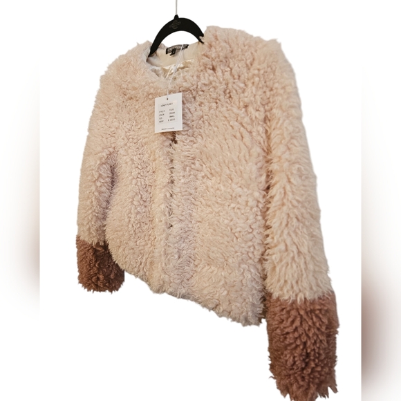 Honey Punch NWT faux fur jacket - Picture 5 of 7